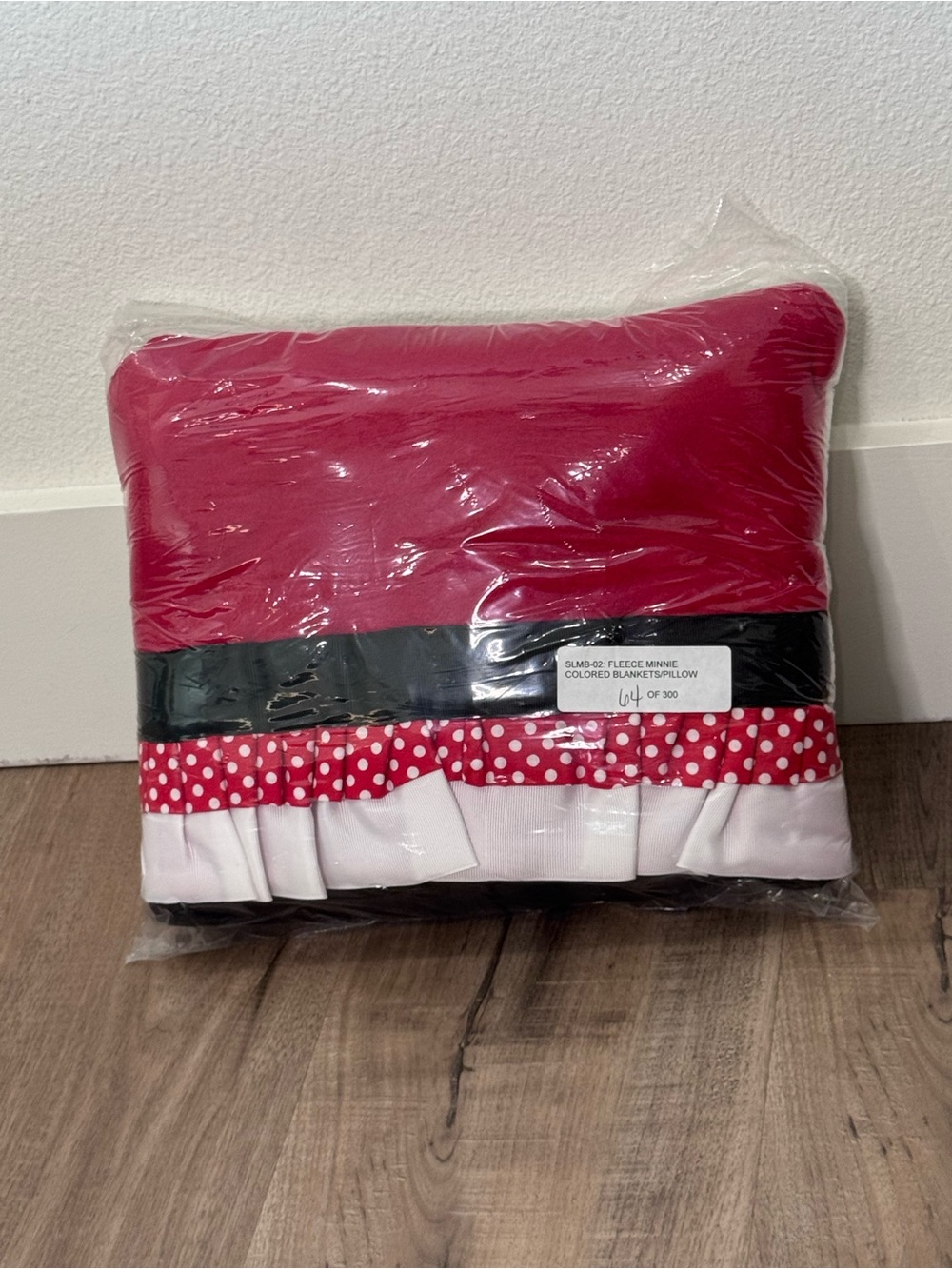 Disney Minnie Mouse Limited Edition Fleece Blanket Pillow Set 64/300 Sealed